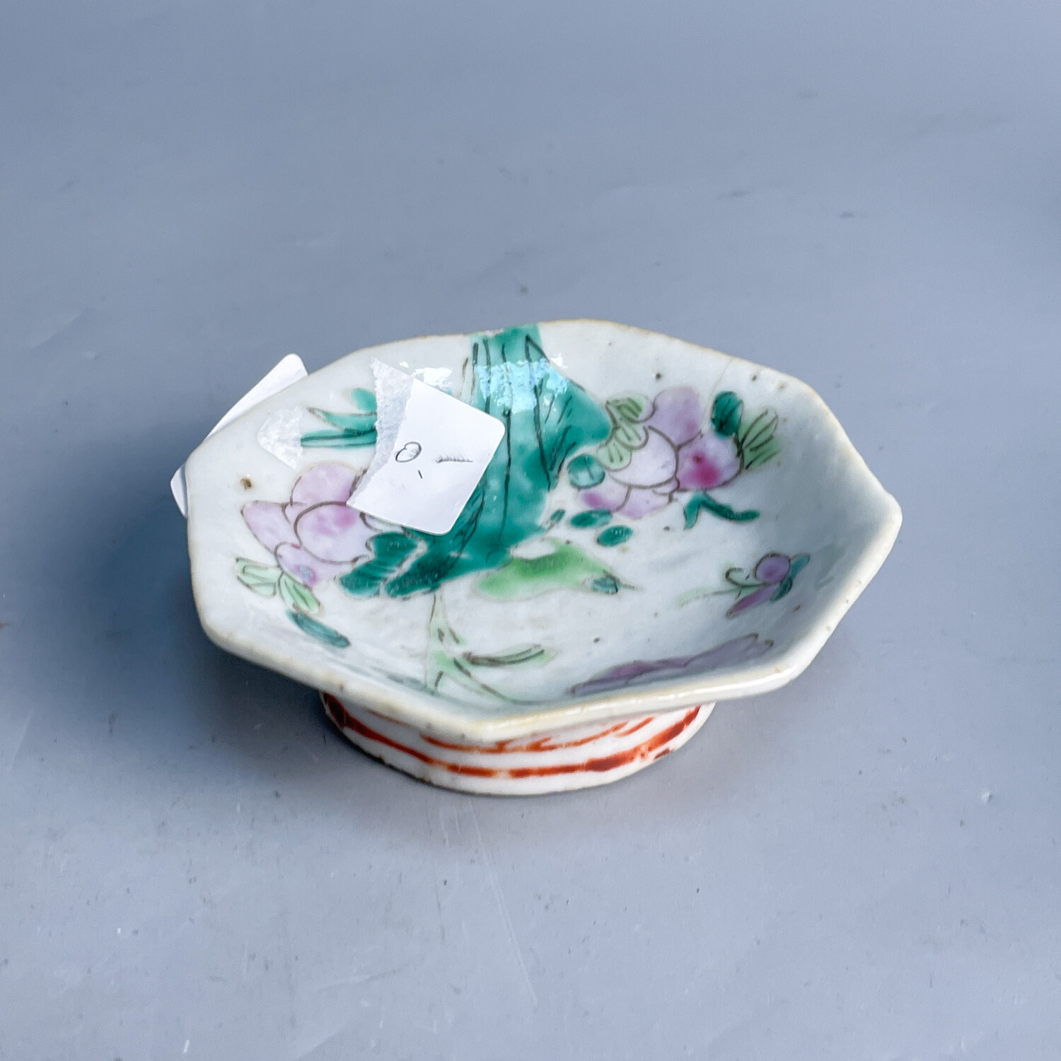 M25GY010578 - 晚清民国  粉彩花卉纹高足花口盘