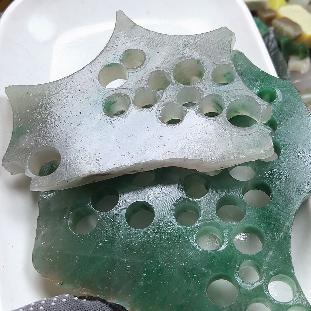 颈饰未镶嵌石英岩玉