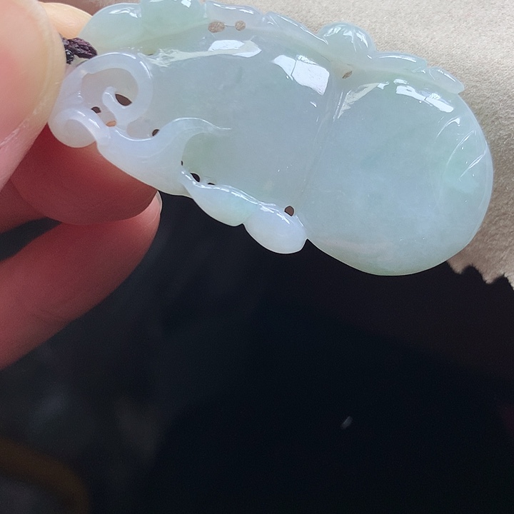 翡翠颈饰未镶嵌吊坠