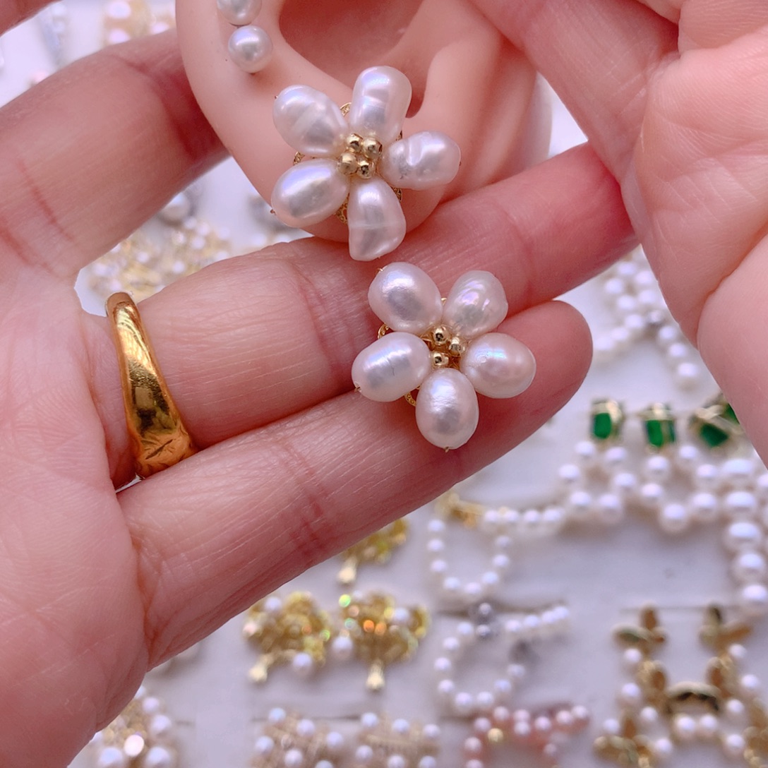 淡水珍珠合金耳饰