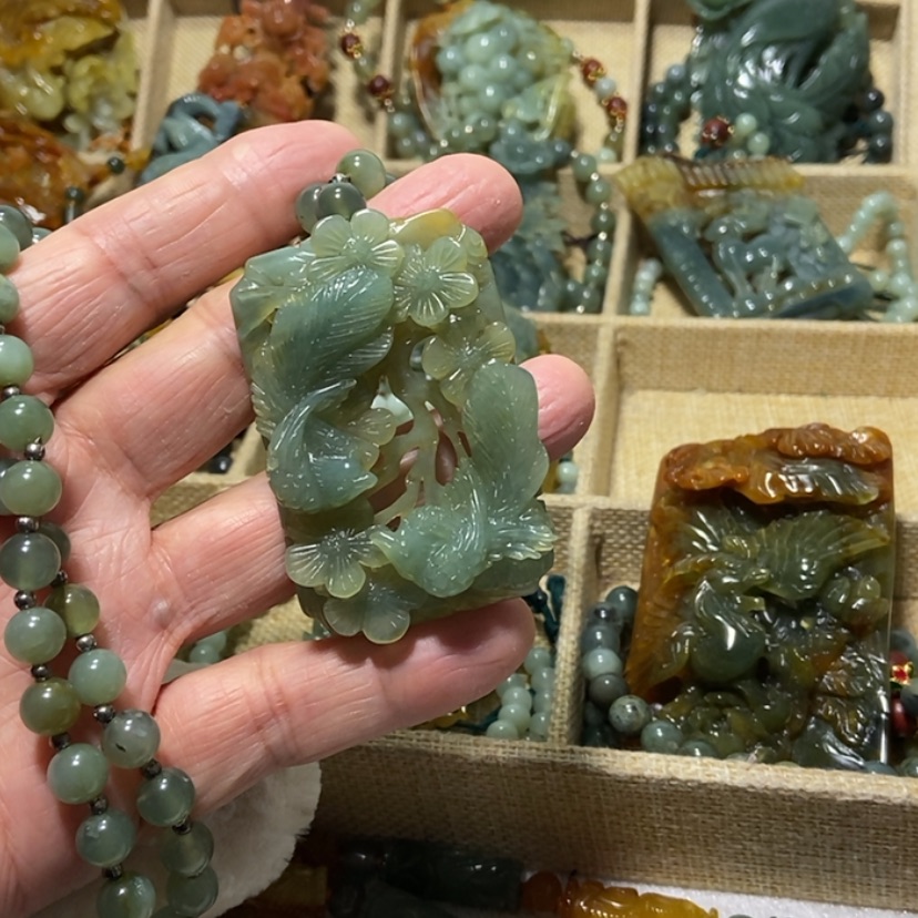 【闪购商品】蛇纹石玉颈饰未镶嵌