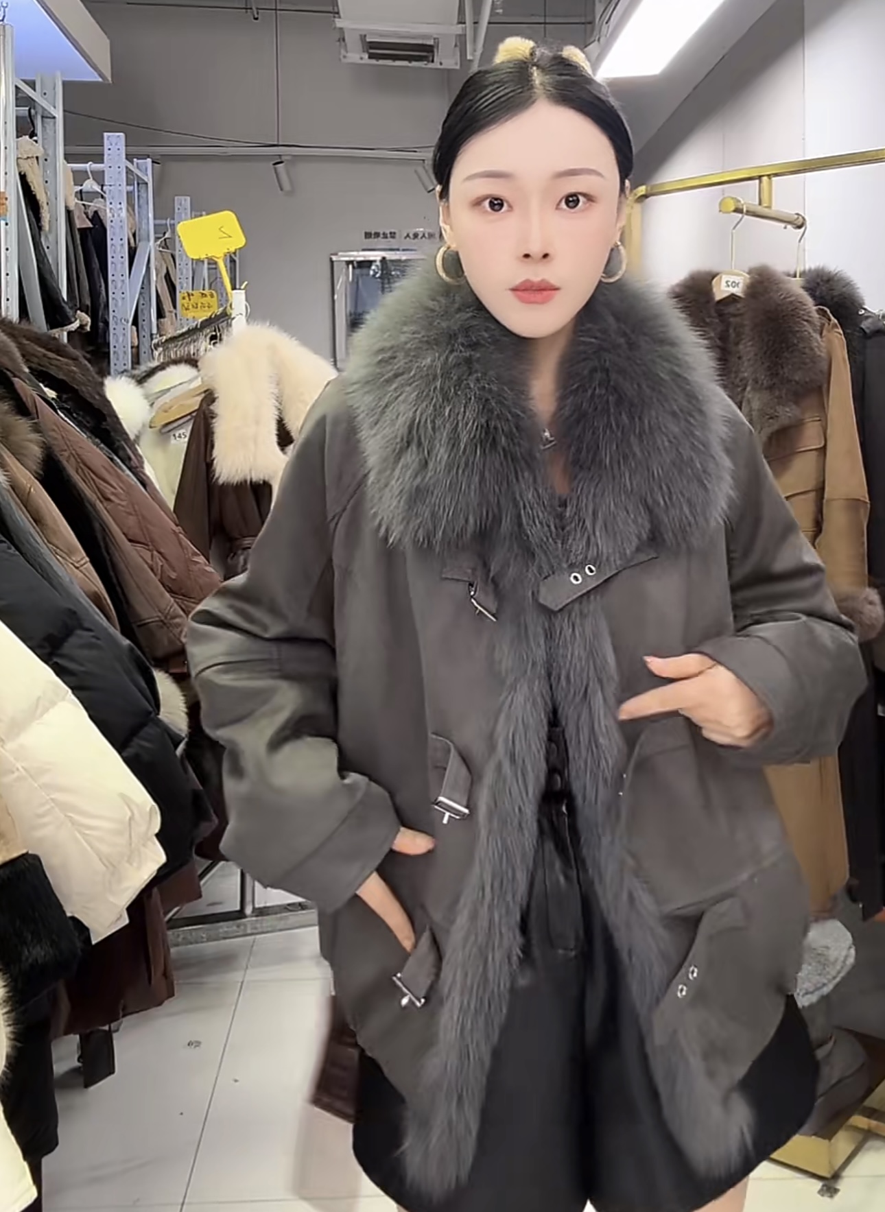 2025秋冬新款狐狸毛领外套女年轻款鹅绒内胆派克服外套