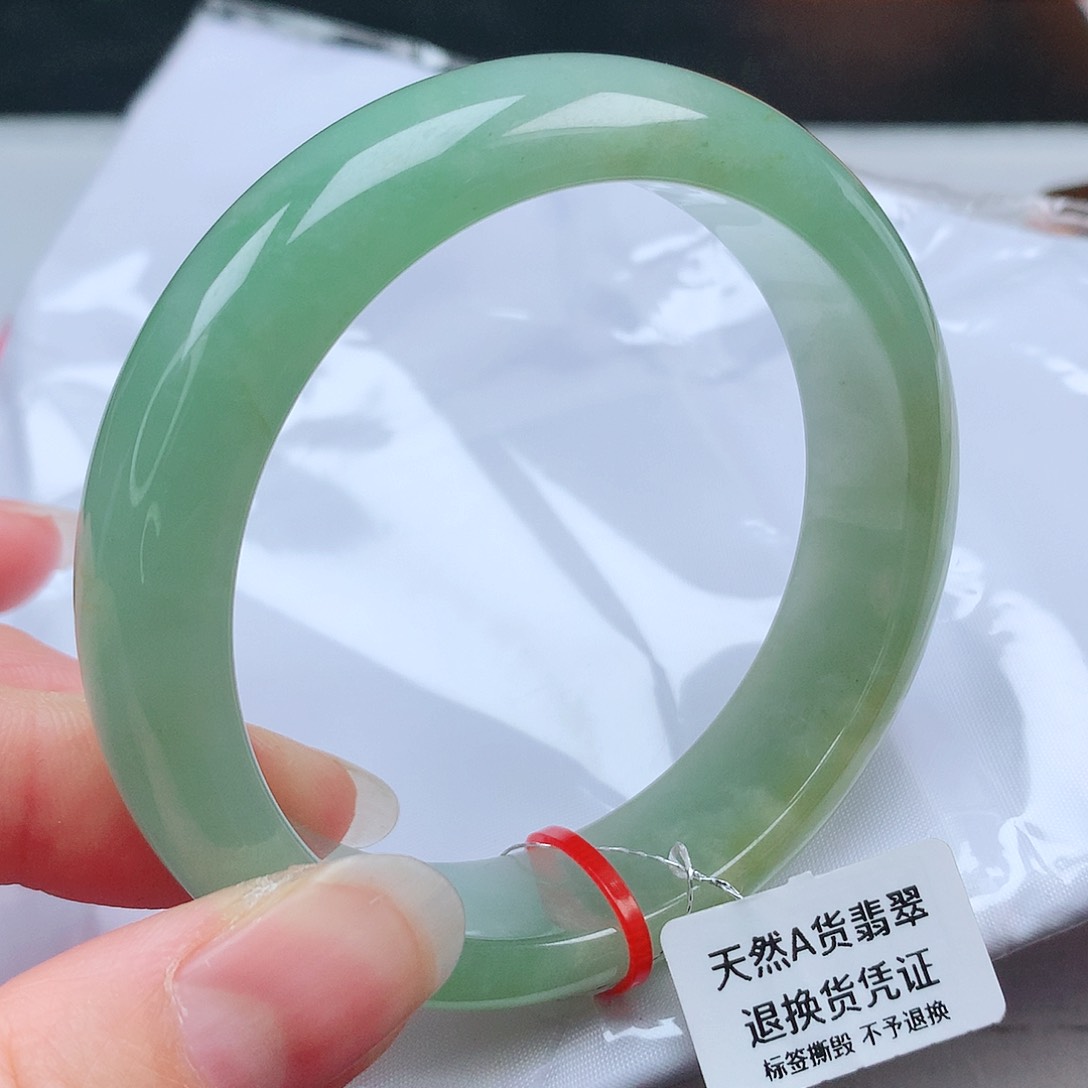 翡翠手镯未镶嵌57圈