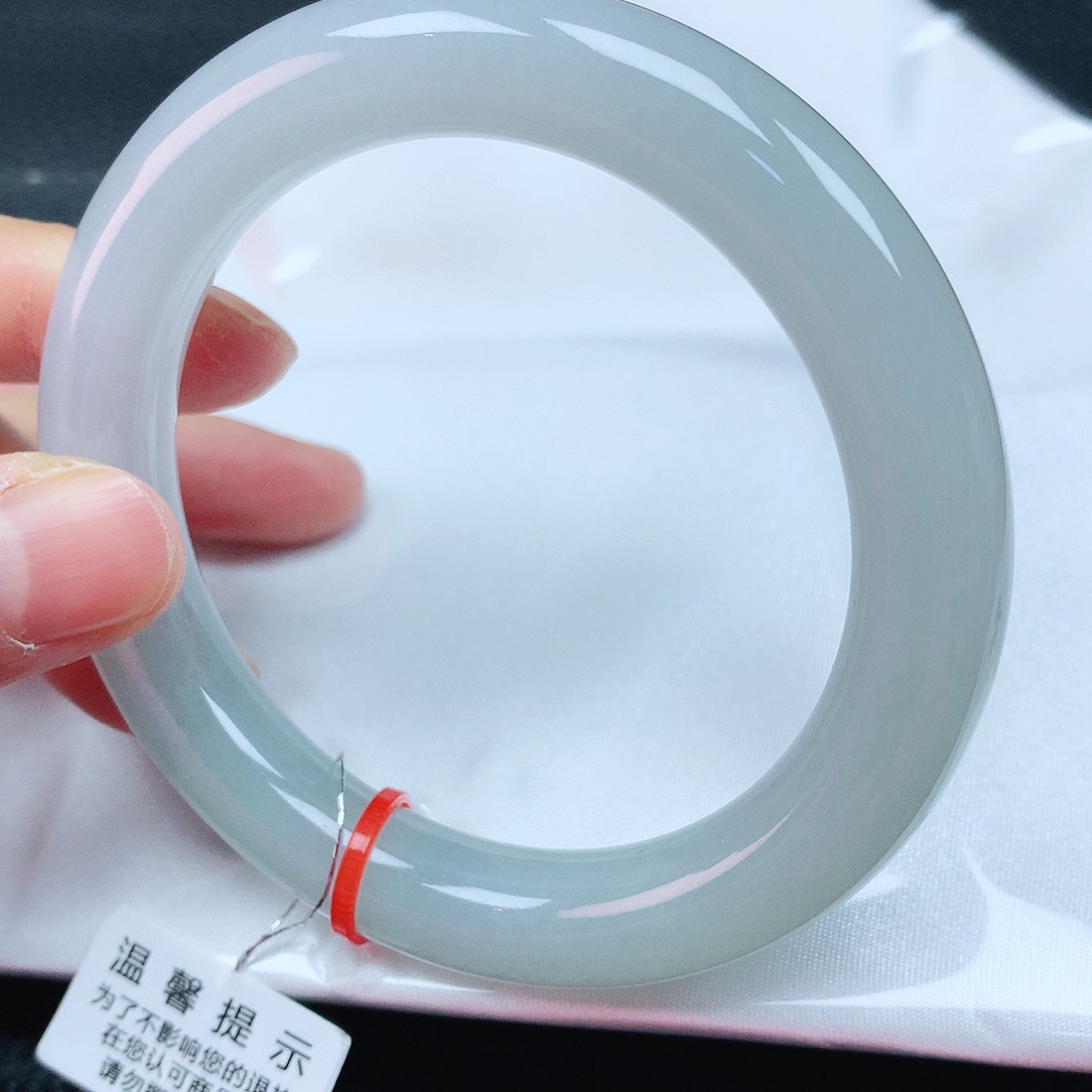 翡翠手镯未镶嵌57胖