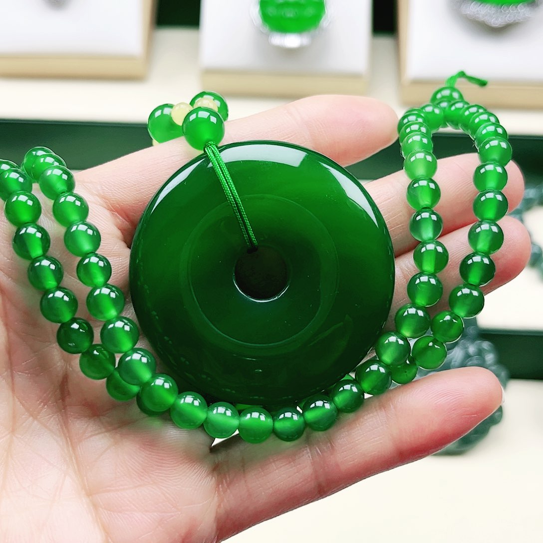 玛瑙/玉髓颈饰未镶嵌