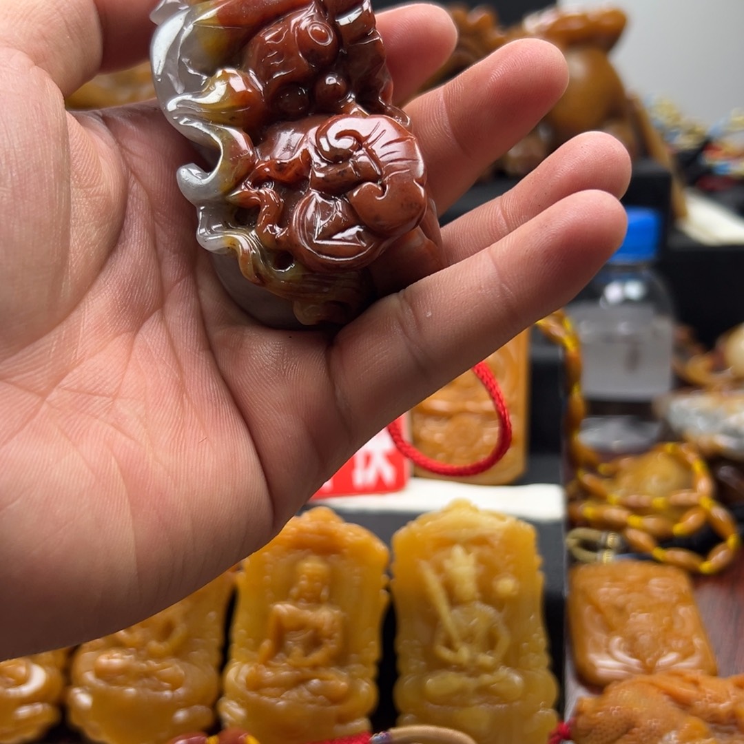 石英质玉（黄龙玉）未镶嵌黄龙玉