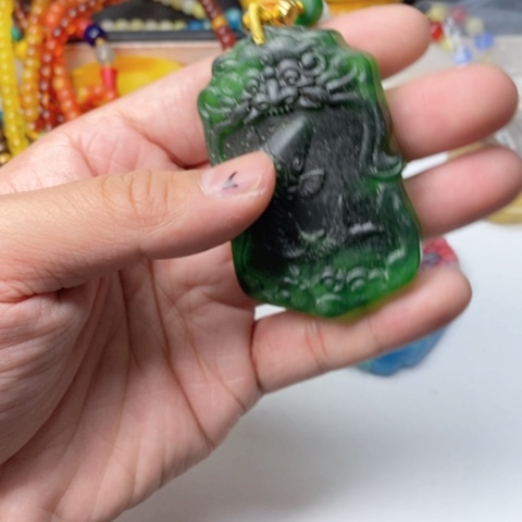 琥珀吊坠(赠链)未镶嵌181