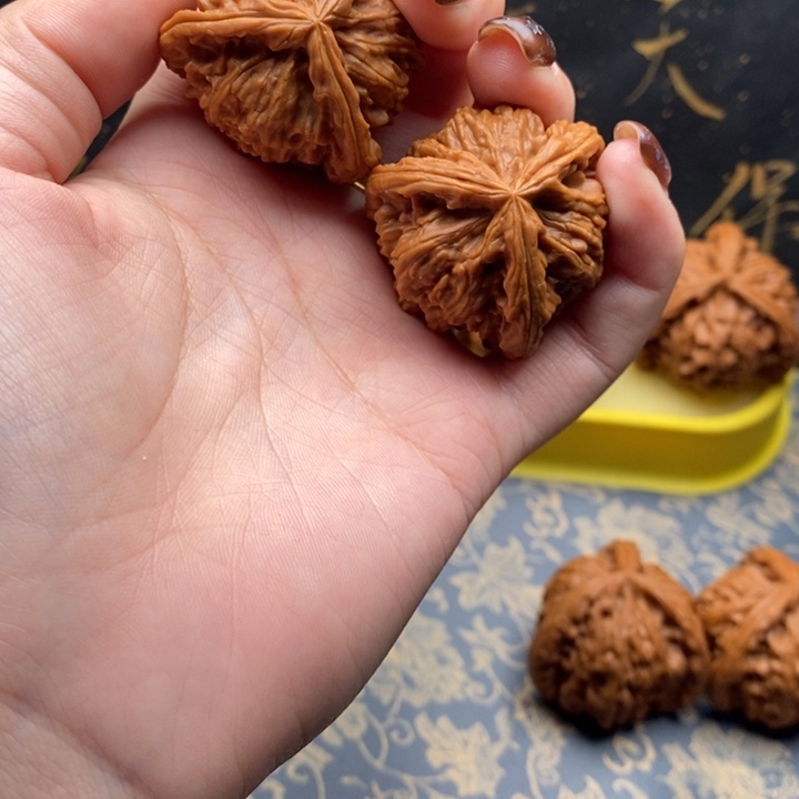 用***8吊坠文玩核桃白狮子