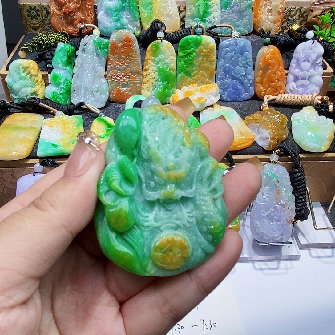 定制翡翠未镶嵌翡翠