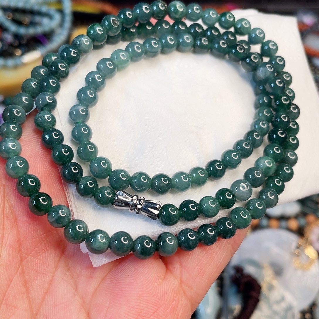 翡翠颈饰未镶嵌翡翠