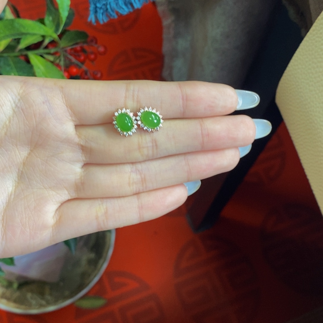 和田玉手镯银S925镀金镶嵌碧玉耳钉