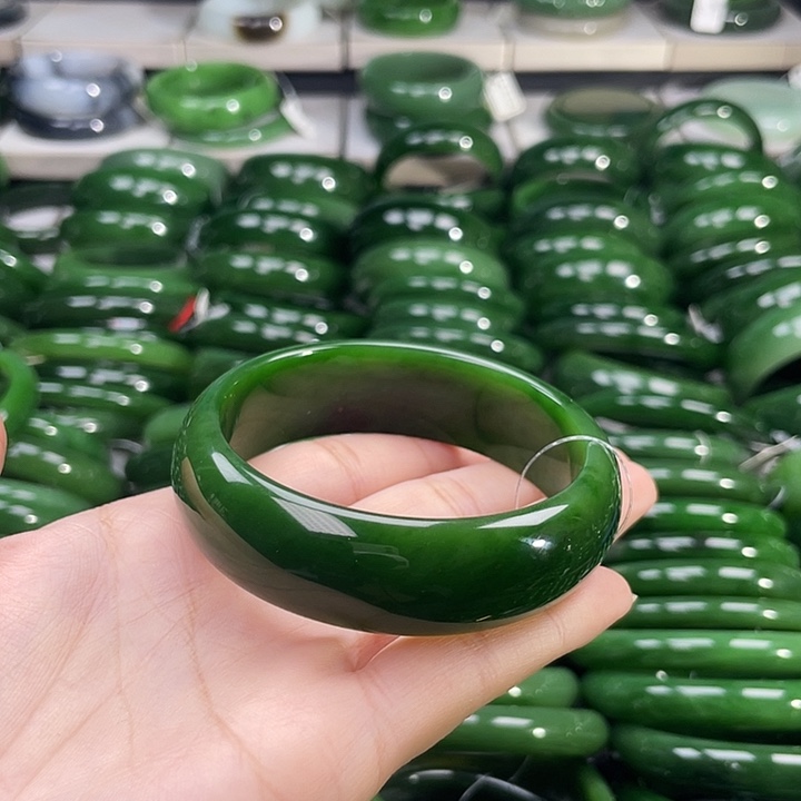 未镶嵌手镯和田玉（碧玉）