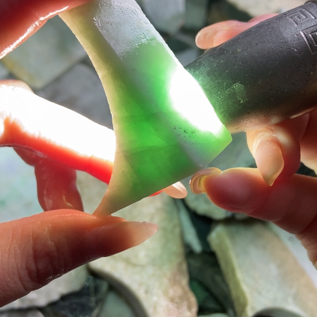 翡翠未镶嵌挂件天然翡翠