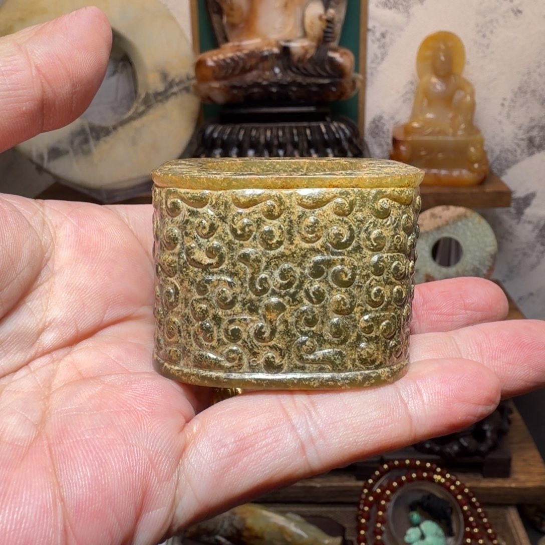 扬***辰和田玉未镶嵌把件