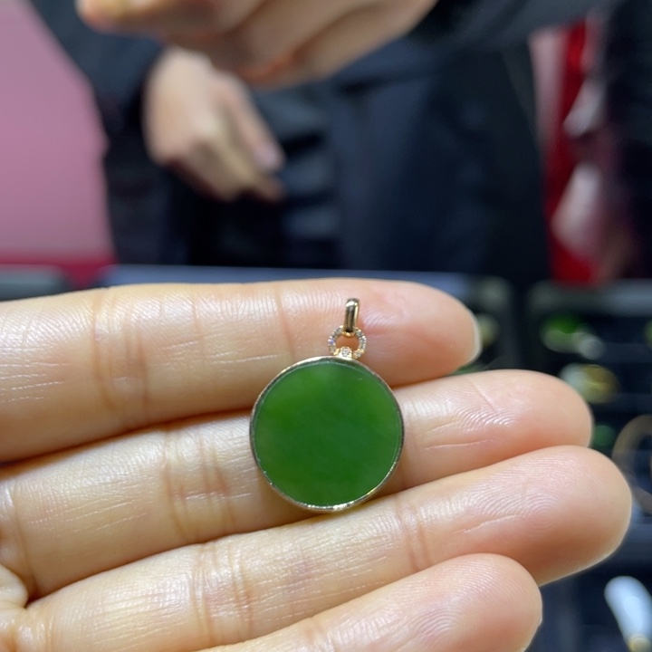 和田玉18K金镶嵌颈饰