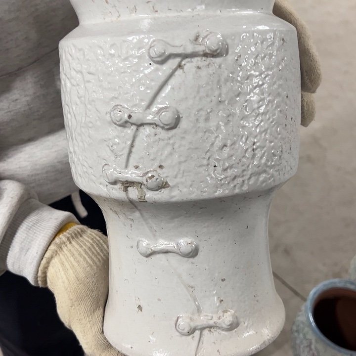 高度27厘米口15厘米