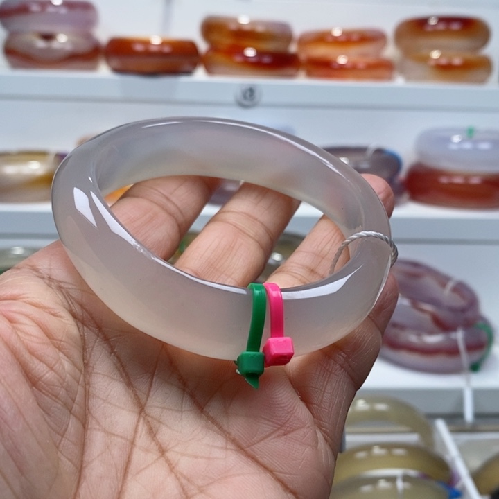 玛瑙/玉髓手镯未镶嵌