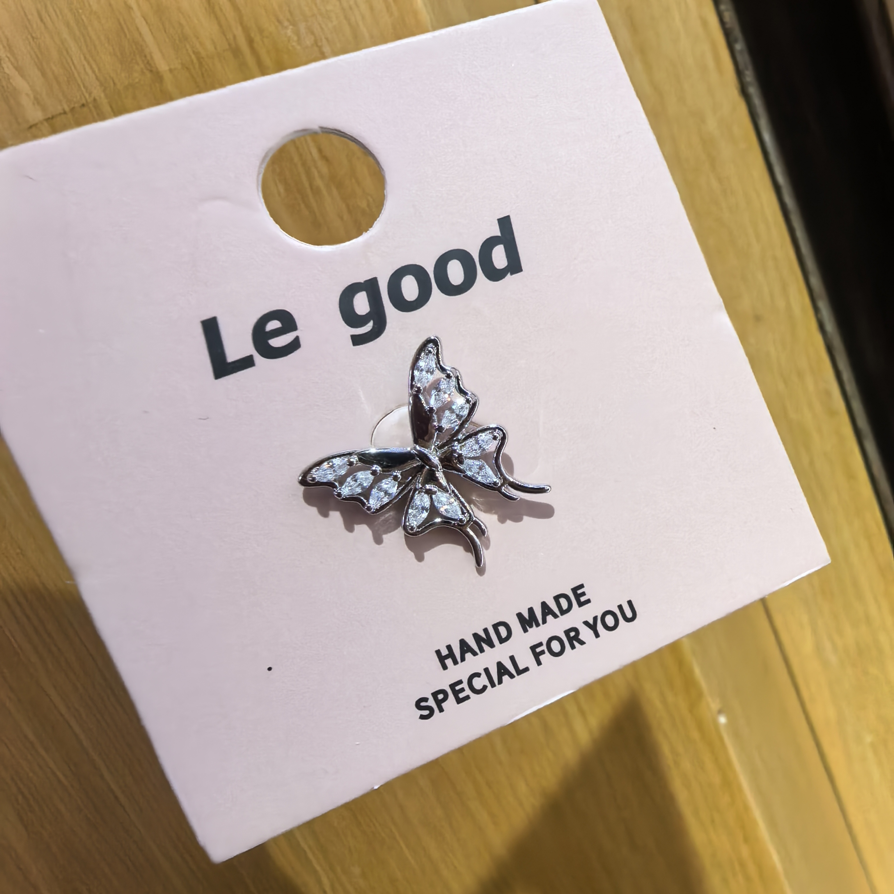 F150银色大蝴蝶闪闪拧螺丝款耳骨钉耳钉耳饰