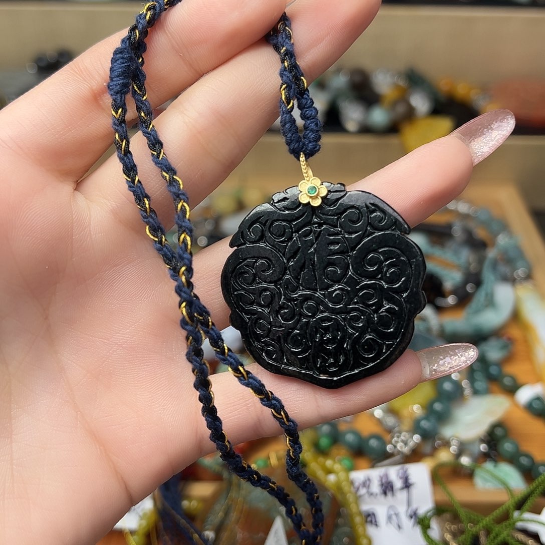 翡翠颈饰未镶嵌吊坠15