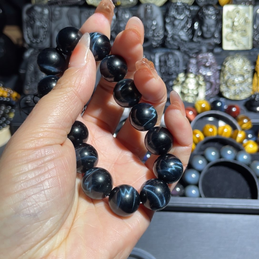 木变石（虎睛石）手串未镶嵌往**人