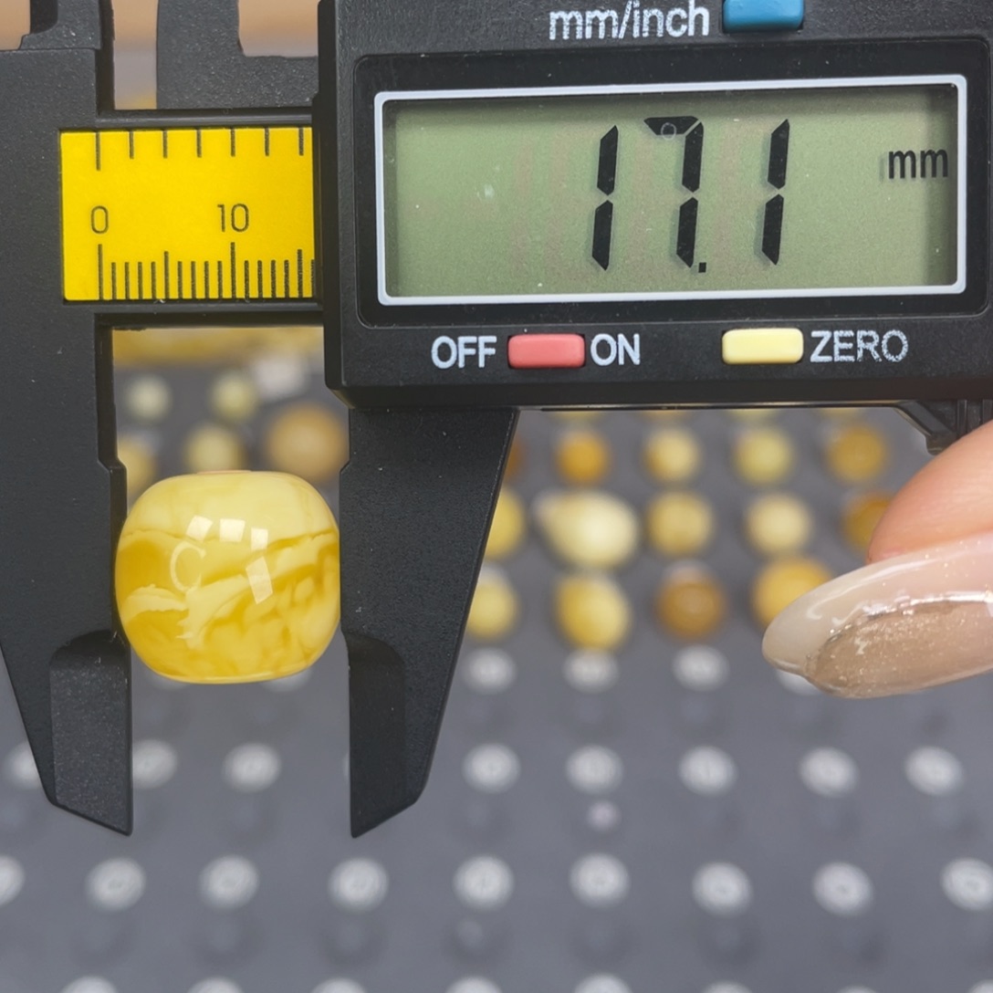 琥珀未镶嵌裸石132