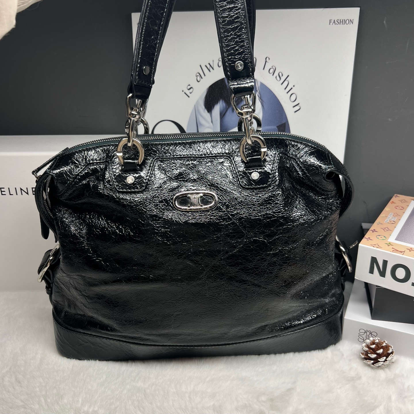 99新 Celine/思琳 黑银油蜡皮猪鼻子单肩包 80970