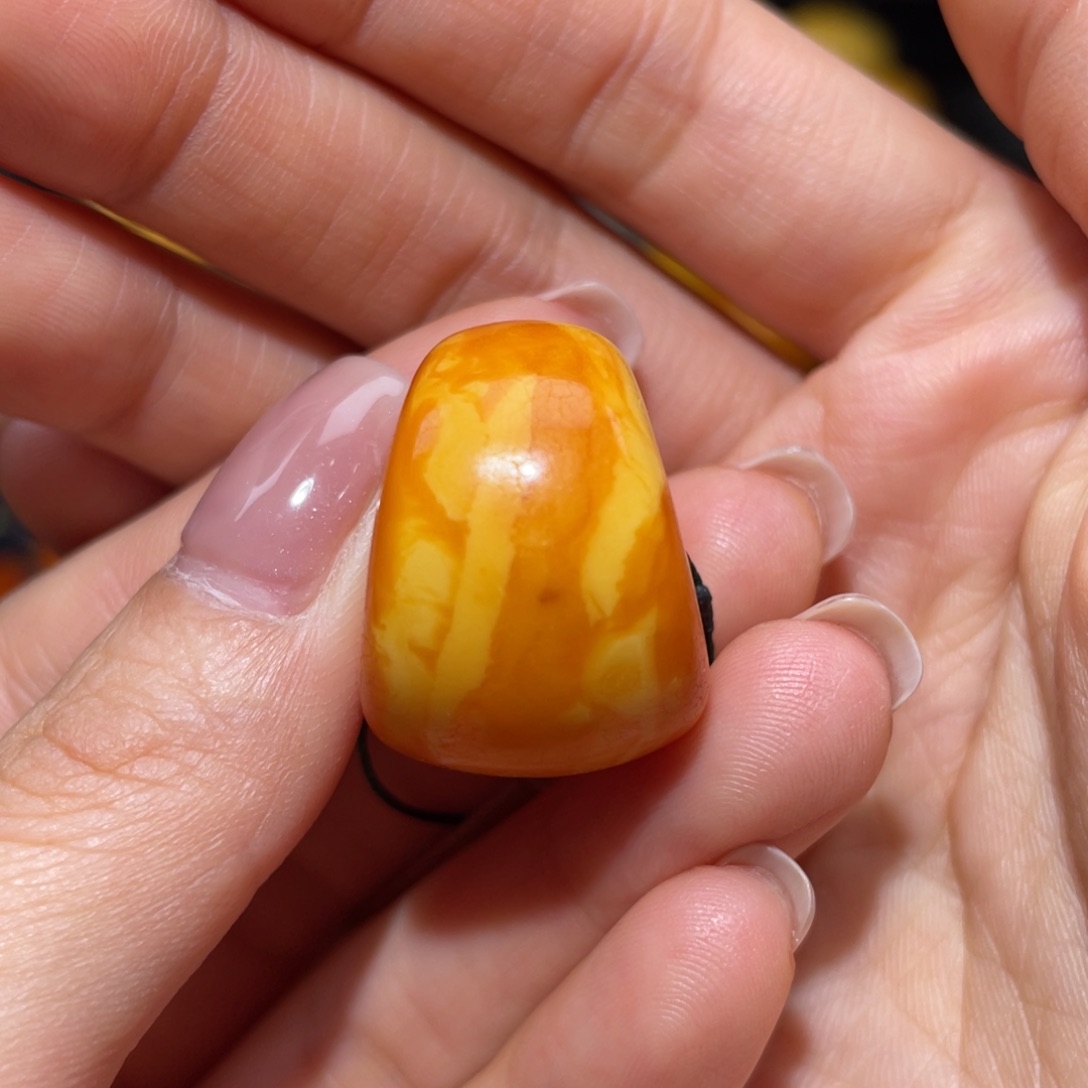 【闪购商品】琥珀裸石未镶嵌马蹄