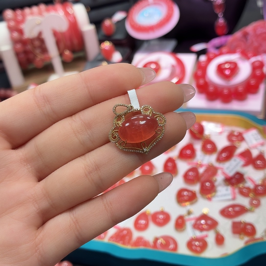 菱锰矿（红纹石）18K金镶嵌颈饰蛋面吊坠3.36g