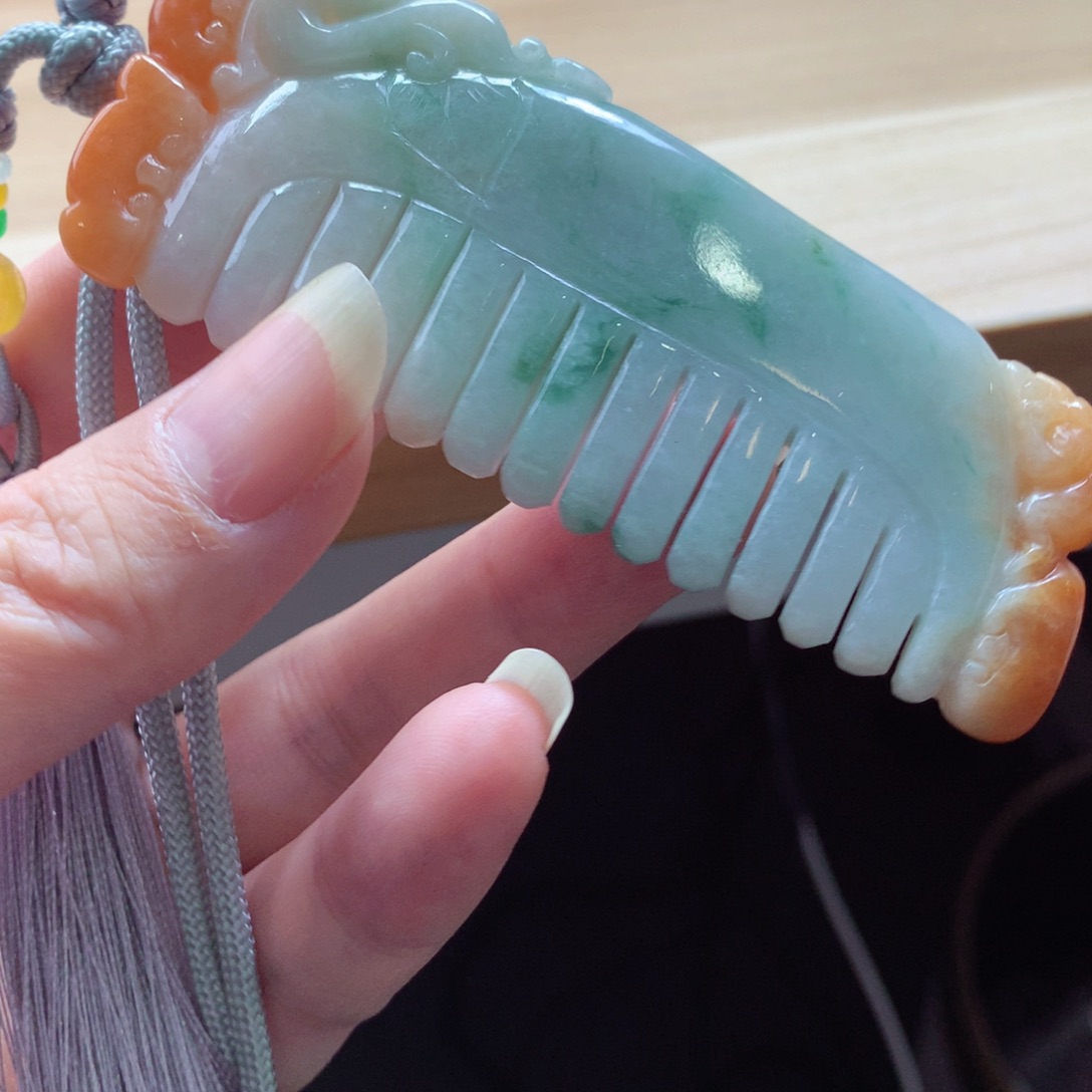 翡翠颈饰未镶嵌吊坠