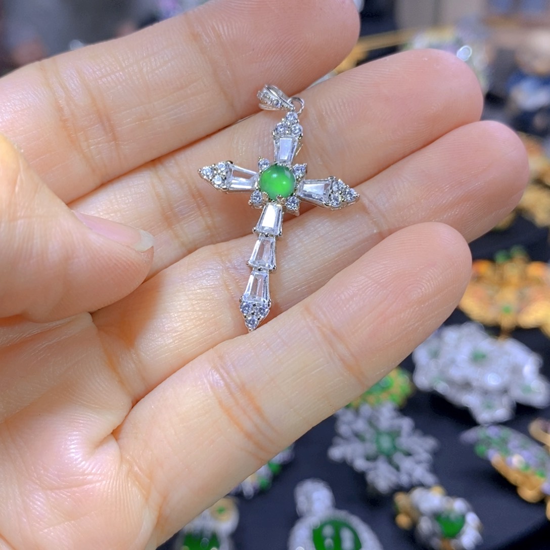翡翠耳钉银S925镶嵌天然翡翠