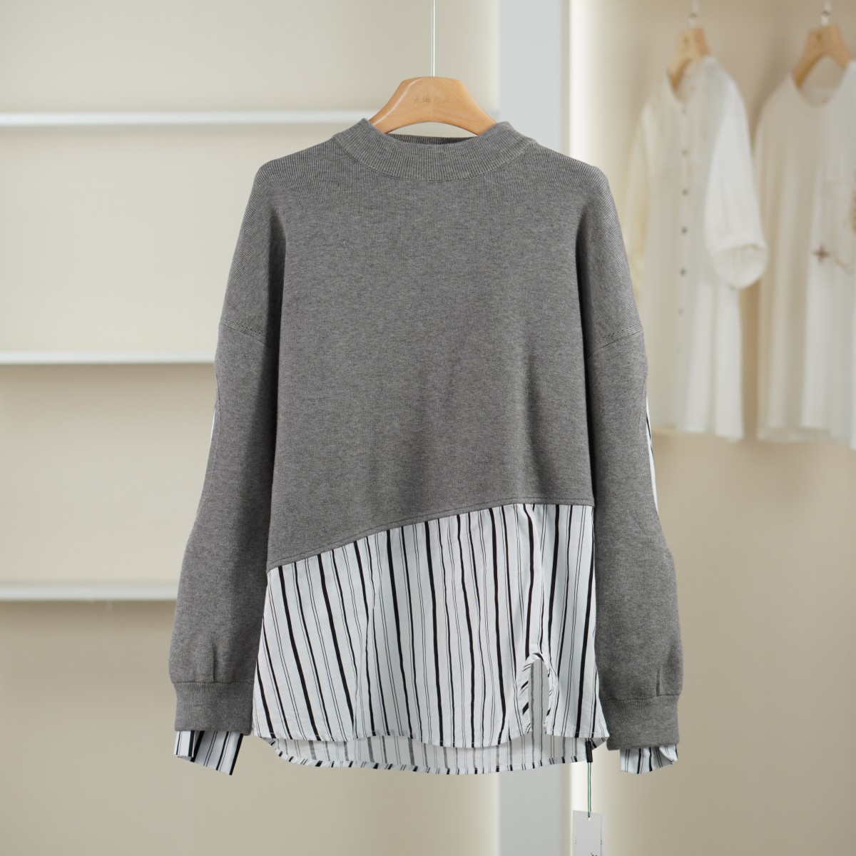 麦迪尚品【唯】51203151 秋季时尚设计感针织拼接上衣品牌女装折扣