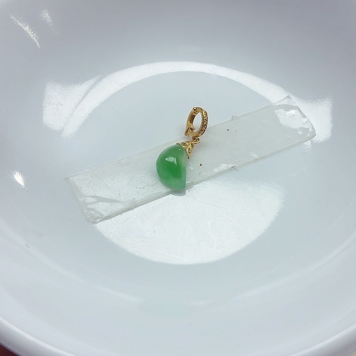 彤***y翡翠18K金镶嵌手链天然缅甸翡翠A货
