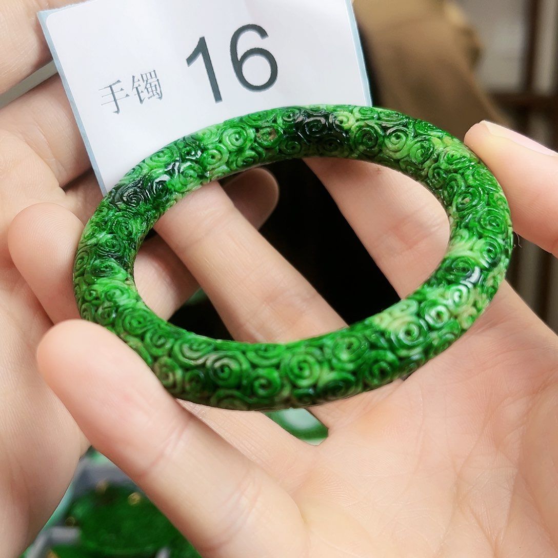 翡翠手镯未镶嵌手镯57.8