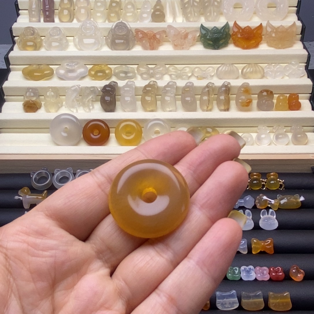 玛瑙/玉髓颈饰未镶嵌微瑕