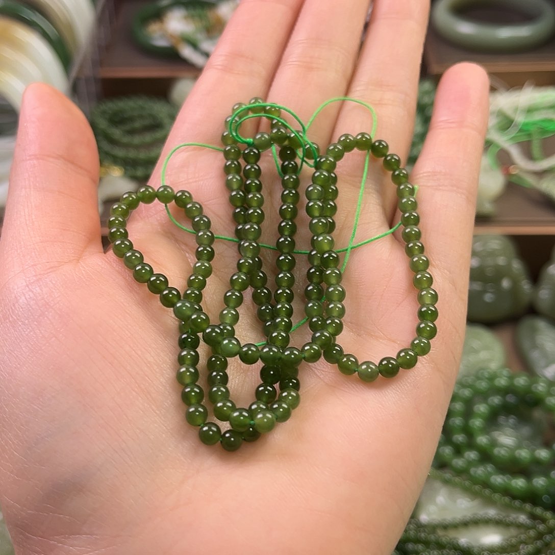 和田玉吊坠(赠链)未镶嵌4*1