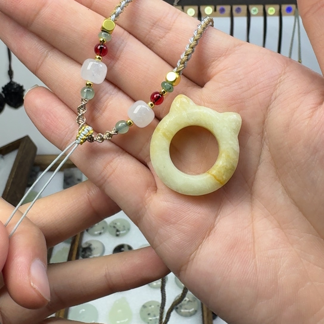 蛇纹石玉吊坠 未镶嵌