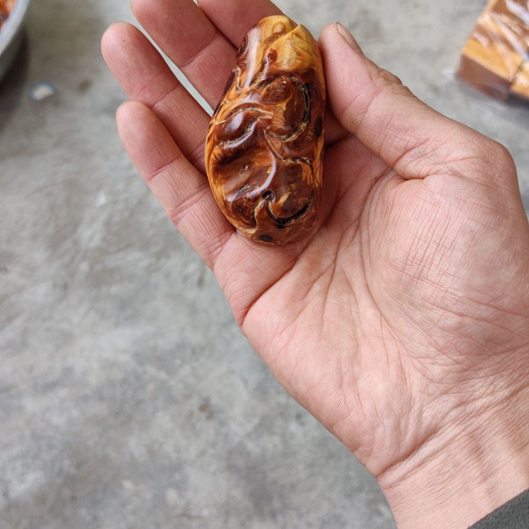 陶***然太行崖柏手工艺品