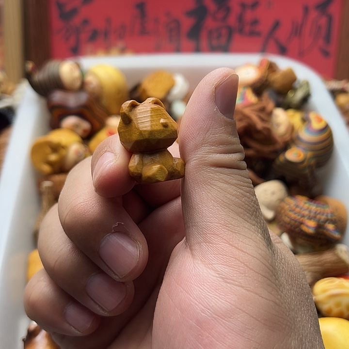 非金属檀木刻面熊