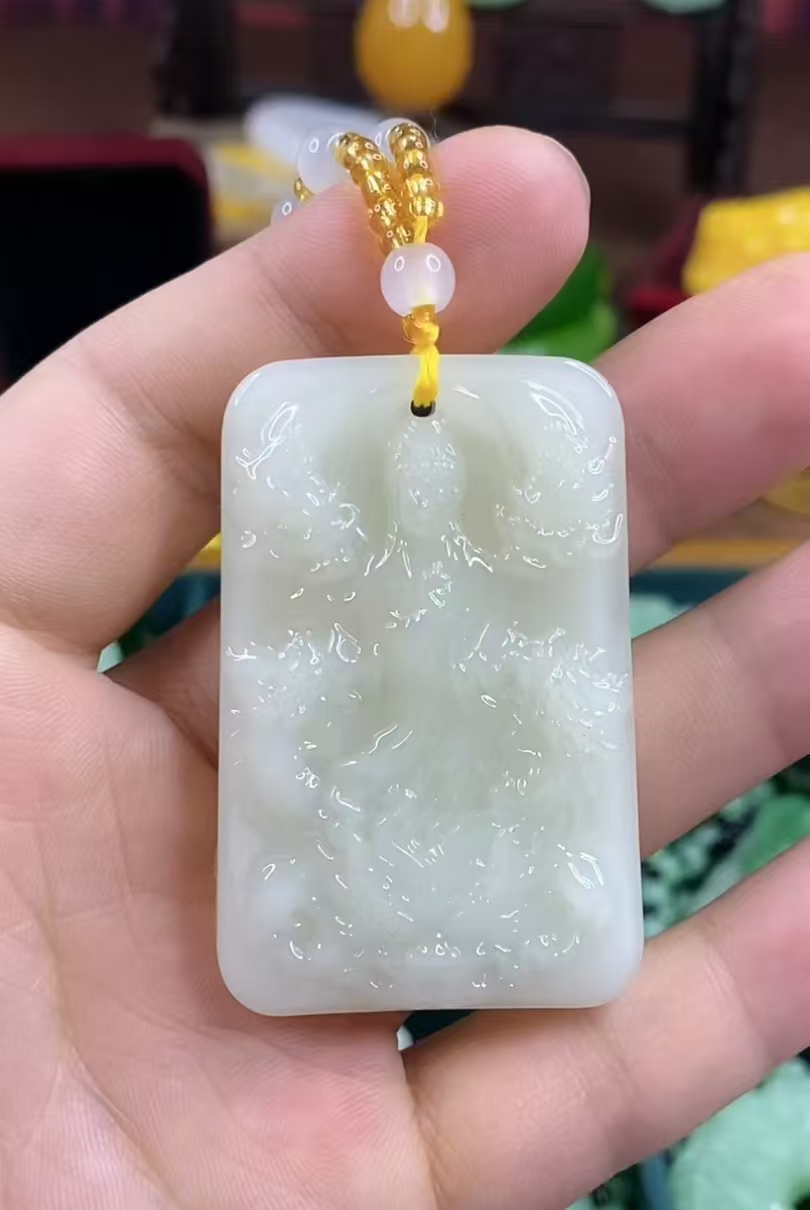  1.扬子白新九龙观音吊坠