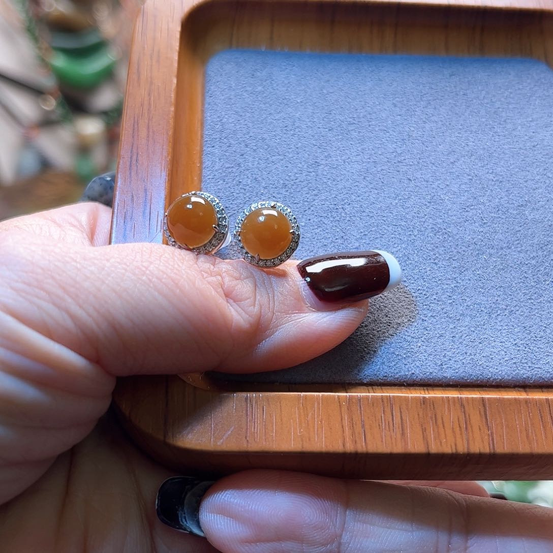 和田玉颈饰未镶嵌逸***光