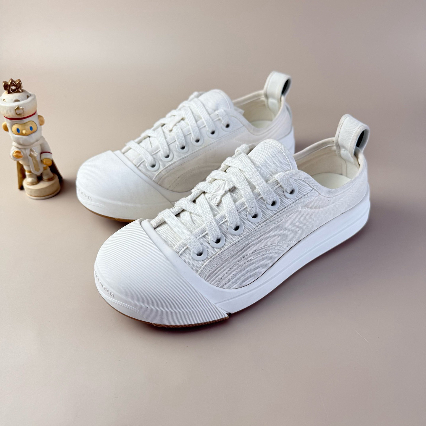 95新 BOTTEGA VENETA/葆蝶家 Vulcan纯白生胶厚底休 37码 YLP4256