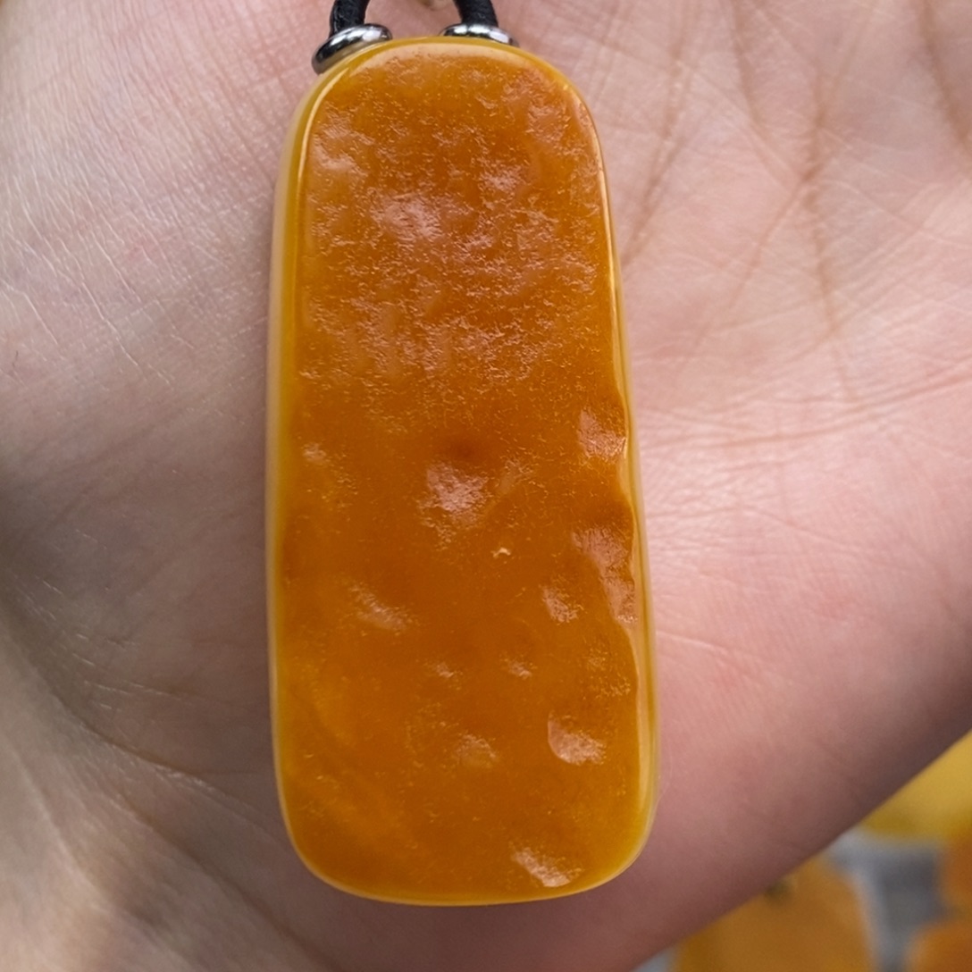 琥珀吊坠(赠链)未镶嵌
