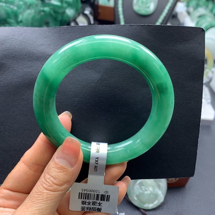 石英质玉未镶嵌手镯