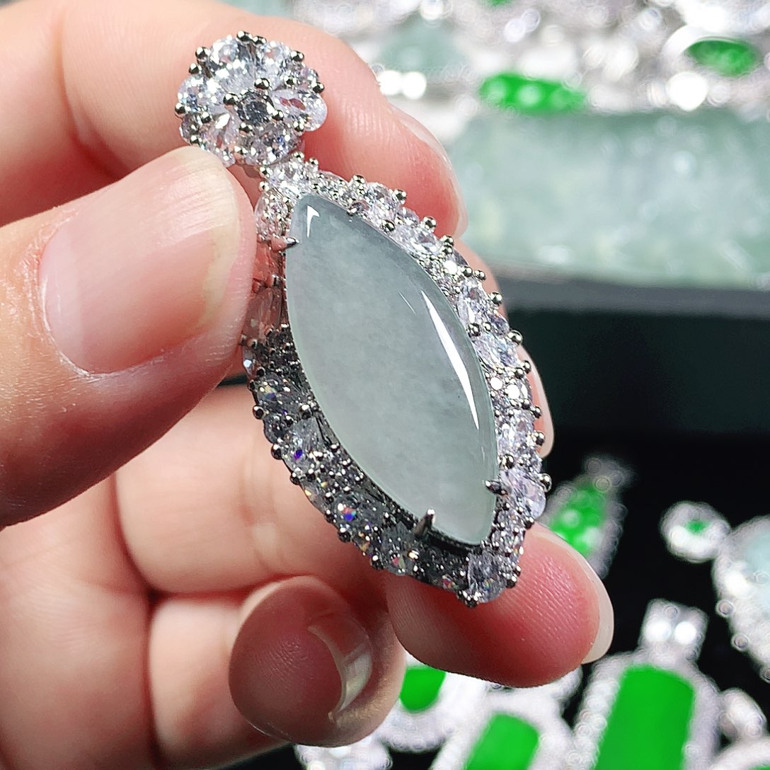 翡翠未镶嵌吊坠(不含链)