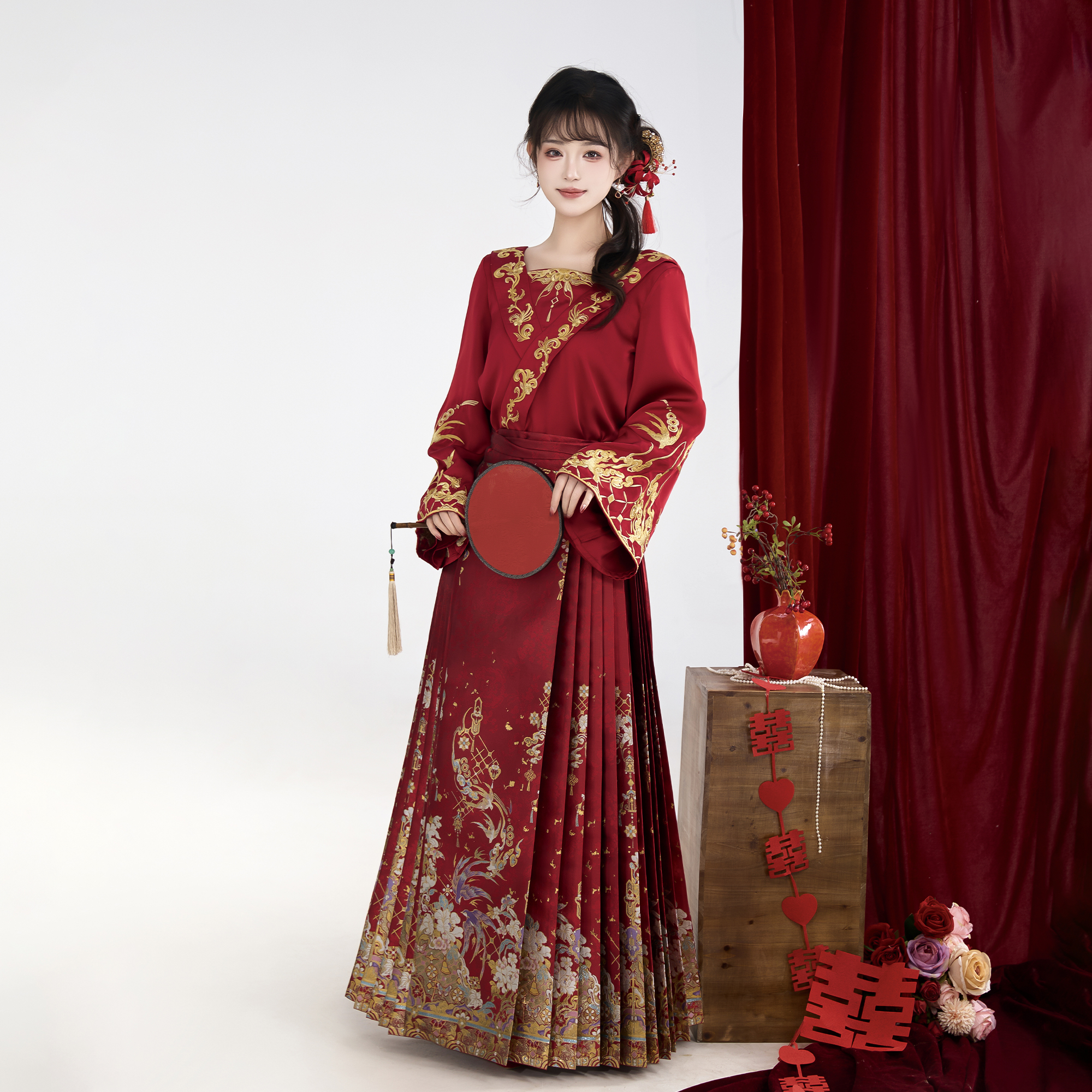 揽风华【梁上喜燕】原创织金马面裙套装订婚服2025新款敬酒拜年服