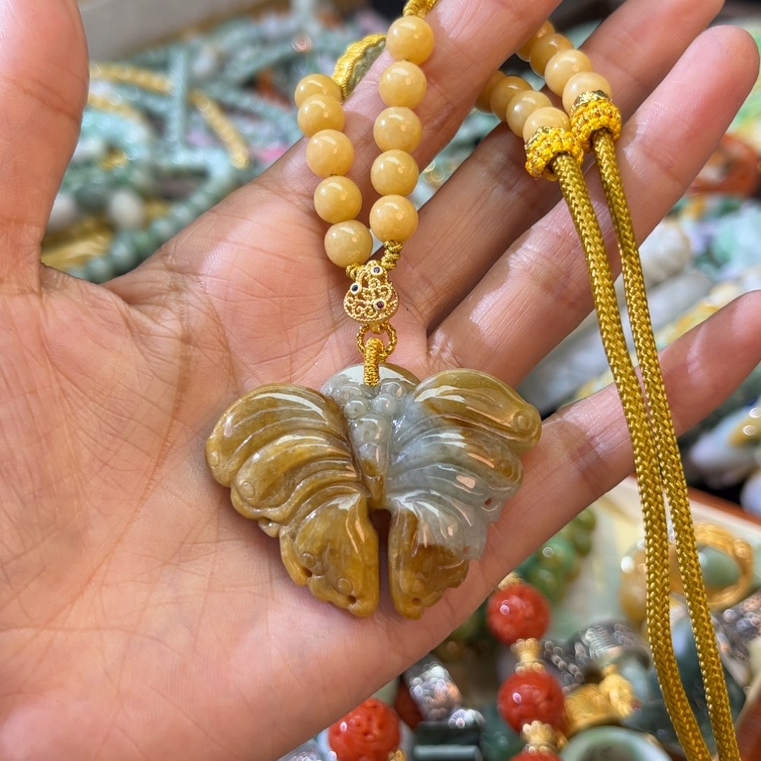 翡翠颈饰未镶嵌待编款