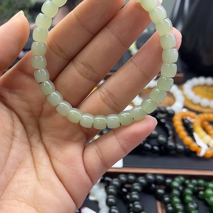 和田玉未镶嵌手串