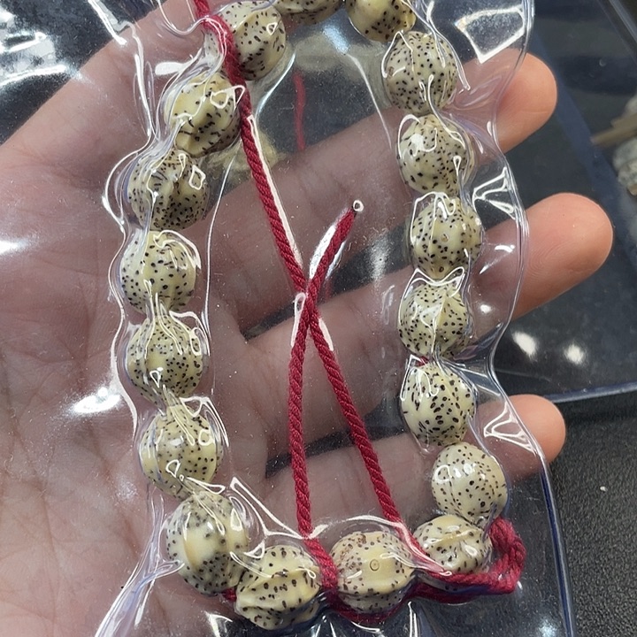 来***吗吊坠星月菩提雕刻橄榄核11*12