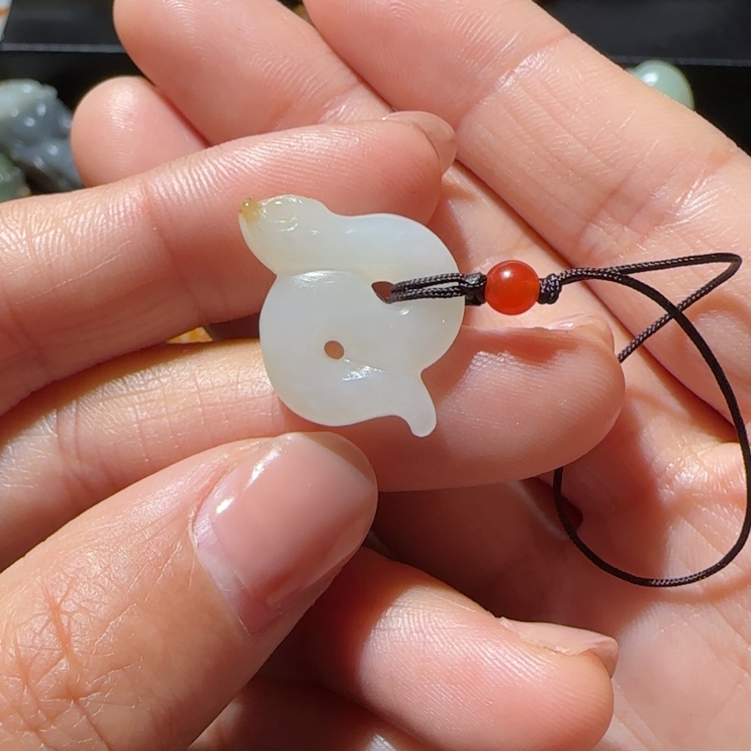 和田玉颈饰未镶嵌