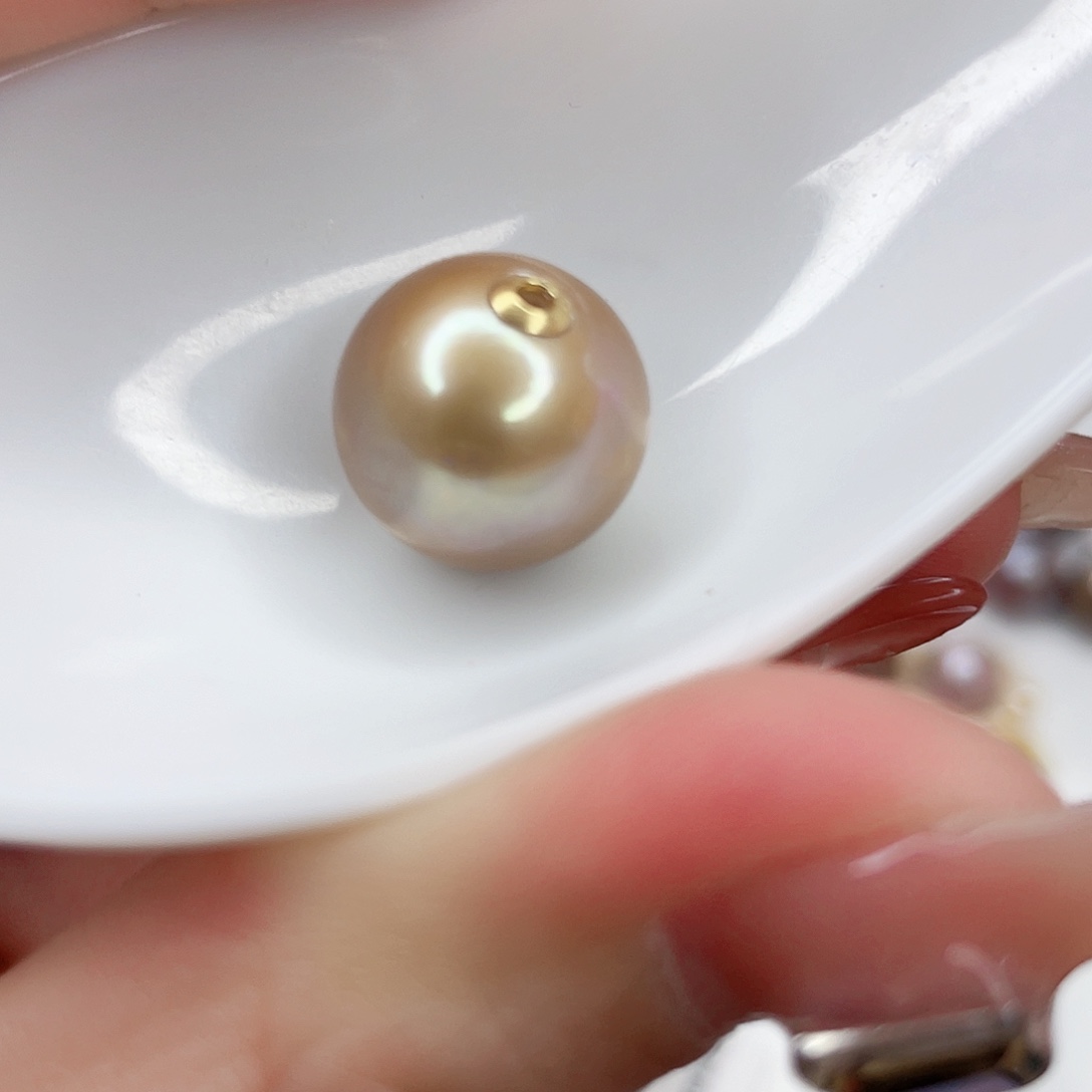 淡水珍珠颈饰18K金镶嵌
